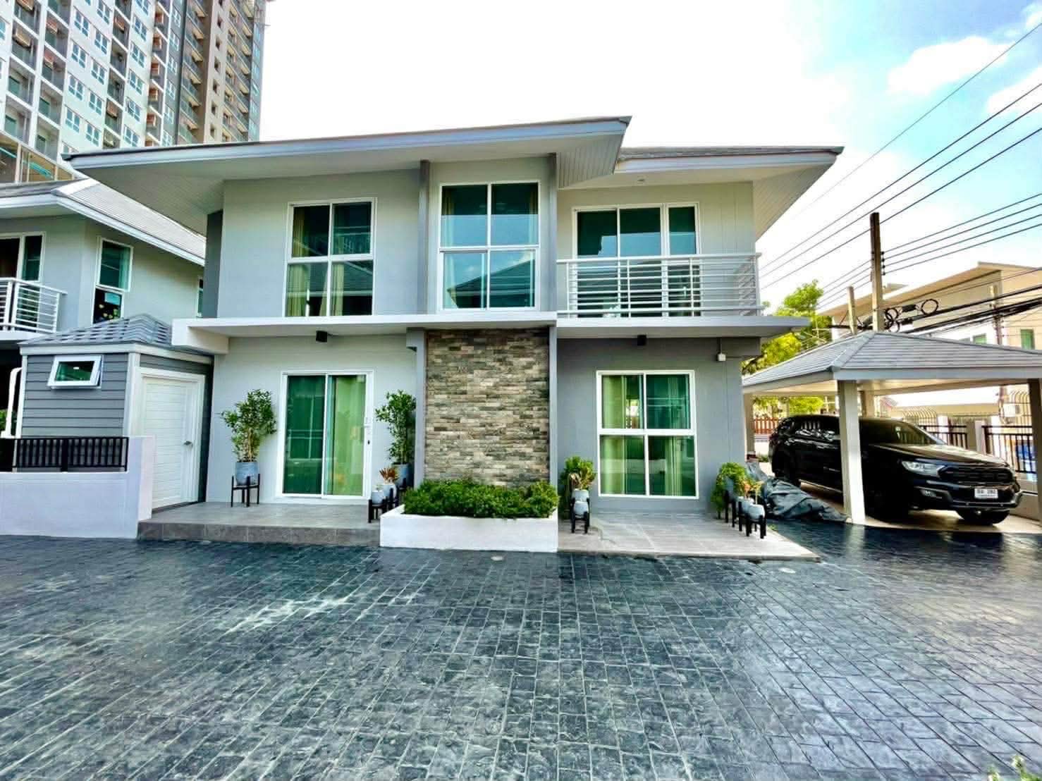 98 Yama compound exterior